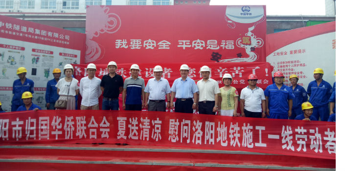 ����������������һ�߹���